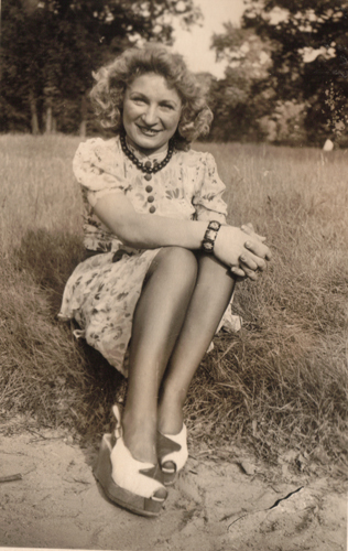 1942