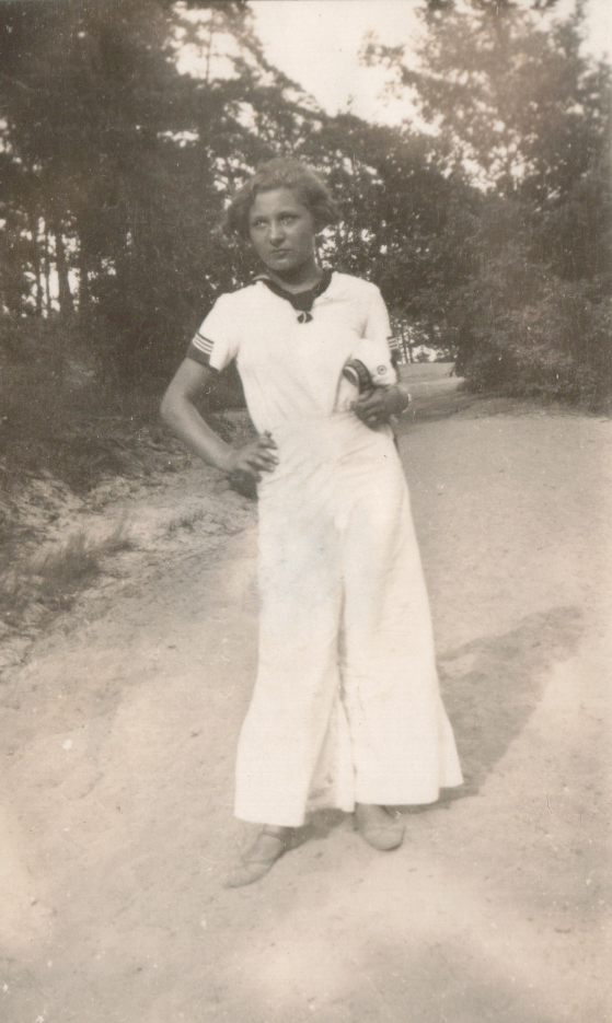1934