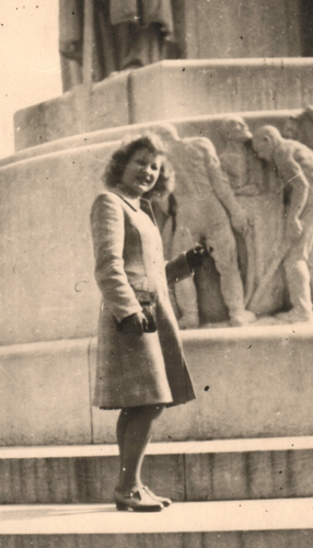 1943