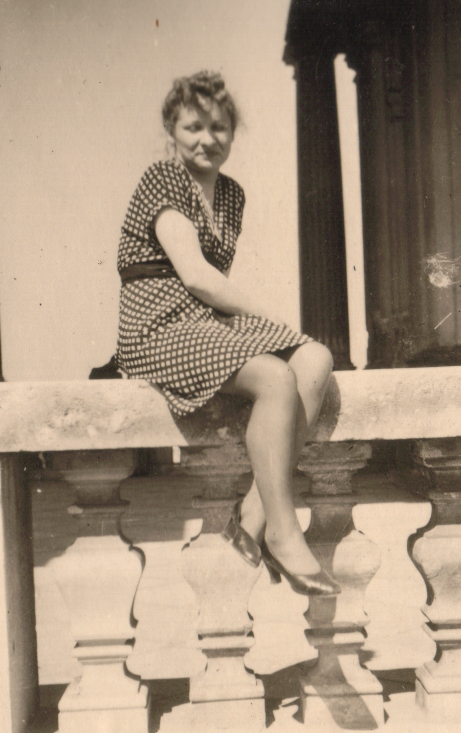 1943